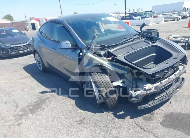 2026 Tesla Model Y photo