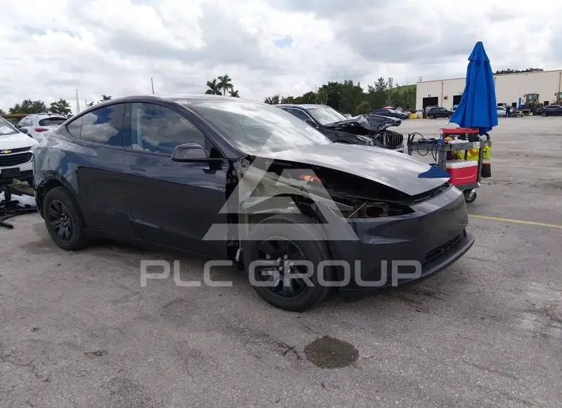 2026 Tesla Model Y фото