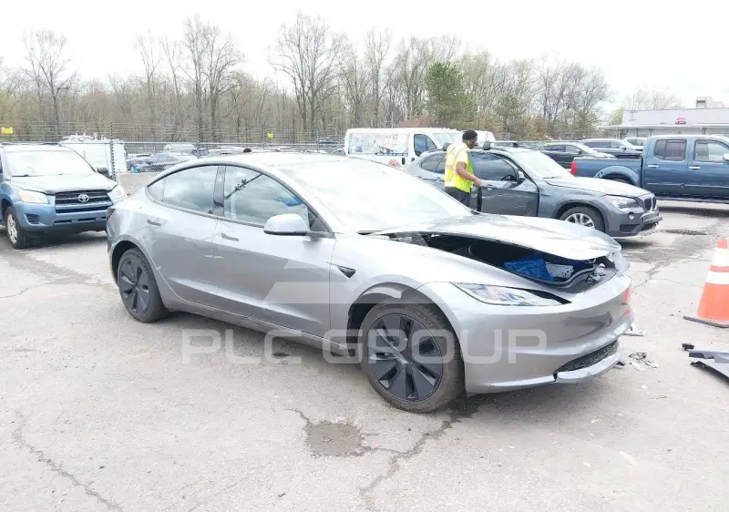 2026 Tesla Model 3 фото