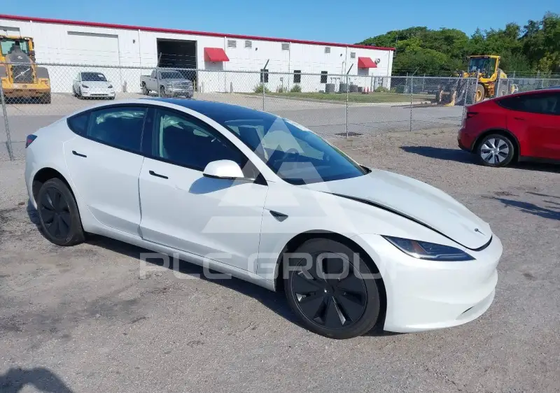 2026 Tesla Model 3 фото