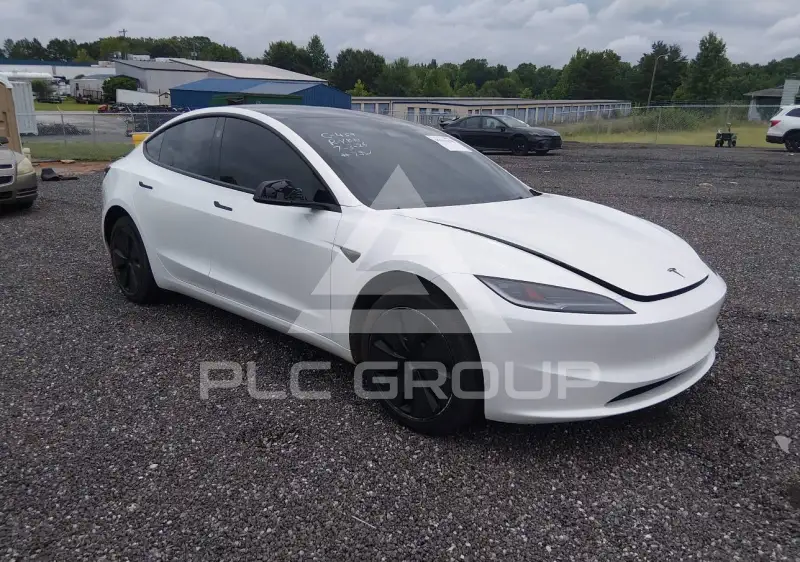 2026 Tesla Model 3 фото
