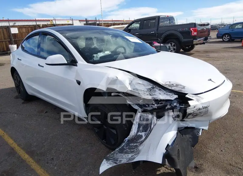 2026 Tesla Model 3 фото