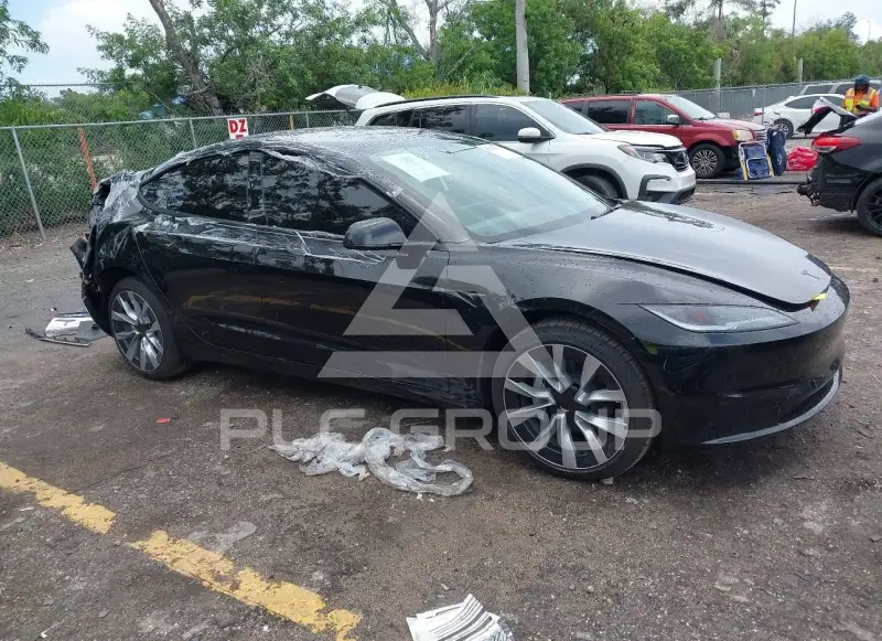 2026 Tesla Model 3 фото