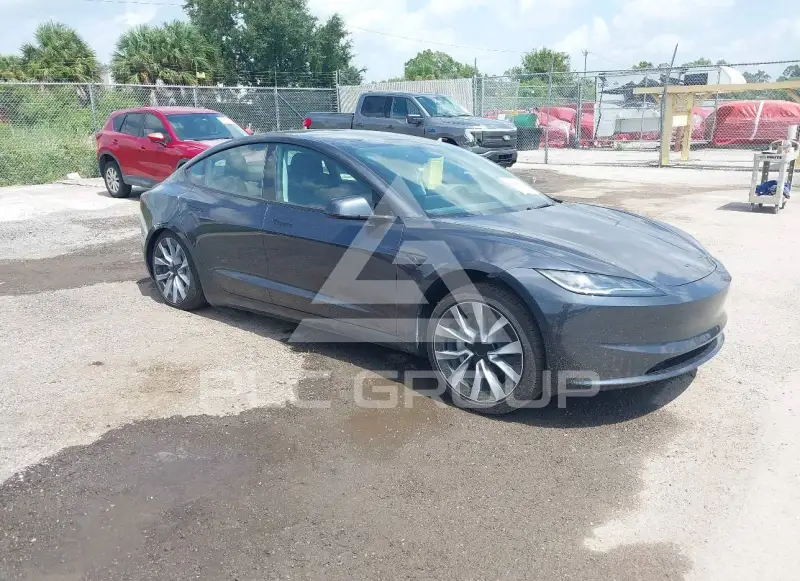 2026 Tesla Model 3 фото