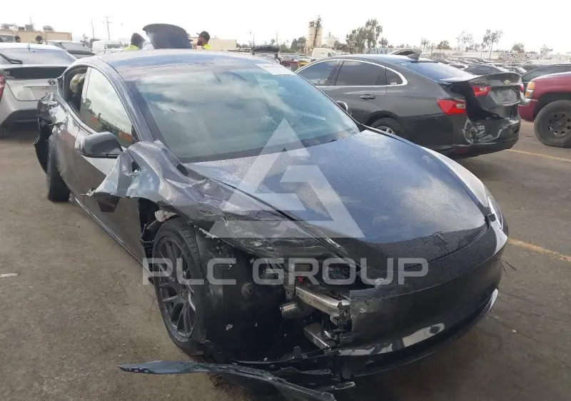 2026 Tesla Model 3 фото