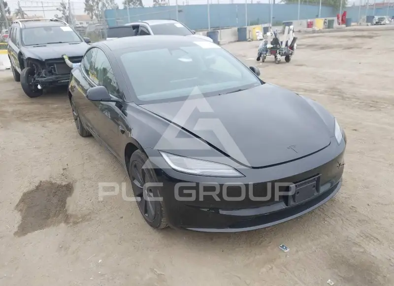 2026 Tesla Model 3 фото