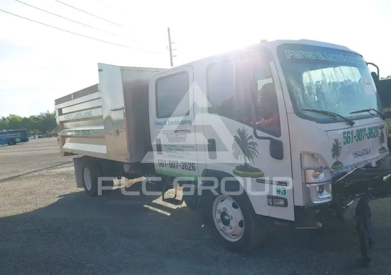 2026 Isuzu NPR фото