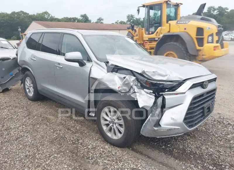 2026 Toyota Highlander photo