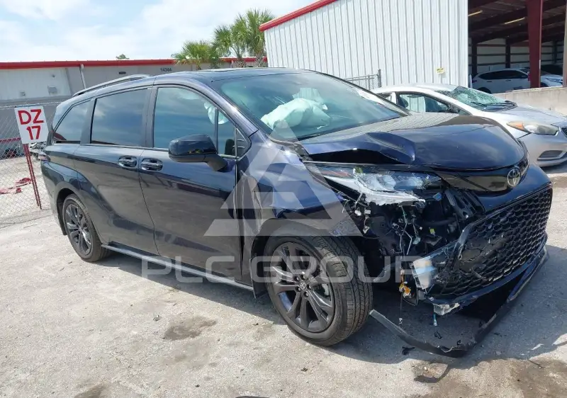 2026 Toyota SIENNA фото