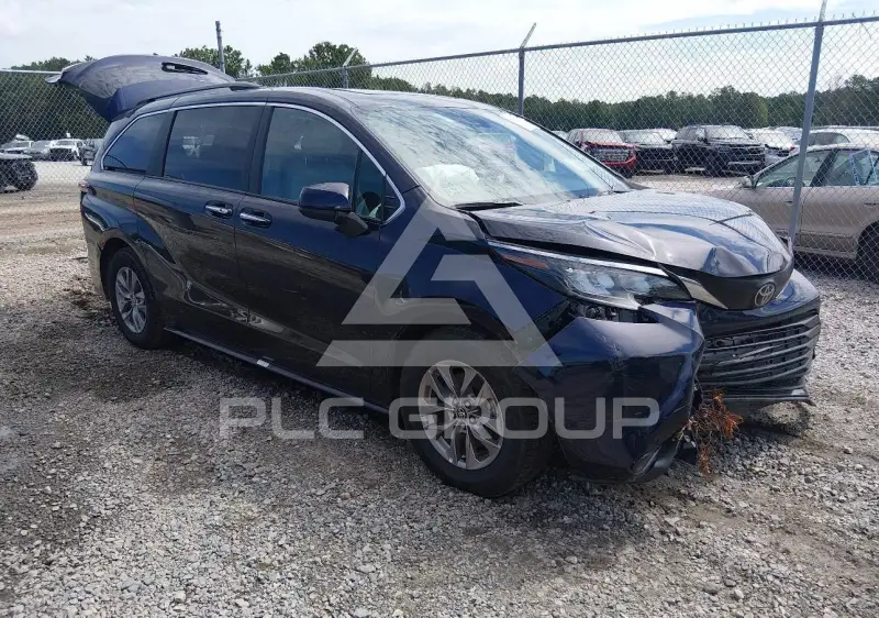 2026 Toyota SIENNA фото