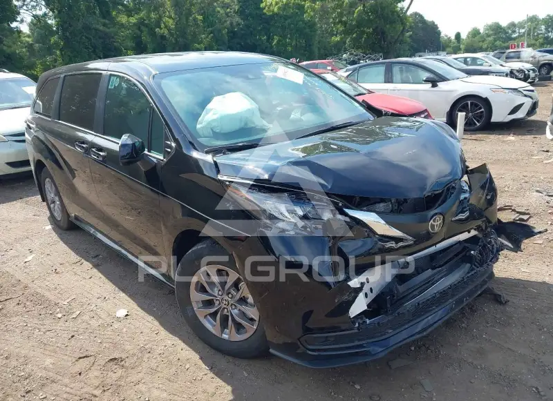 2026 Toyota SIENNA фото