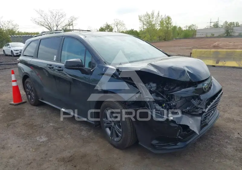 2026 Toyota SIENNA фото