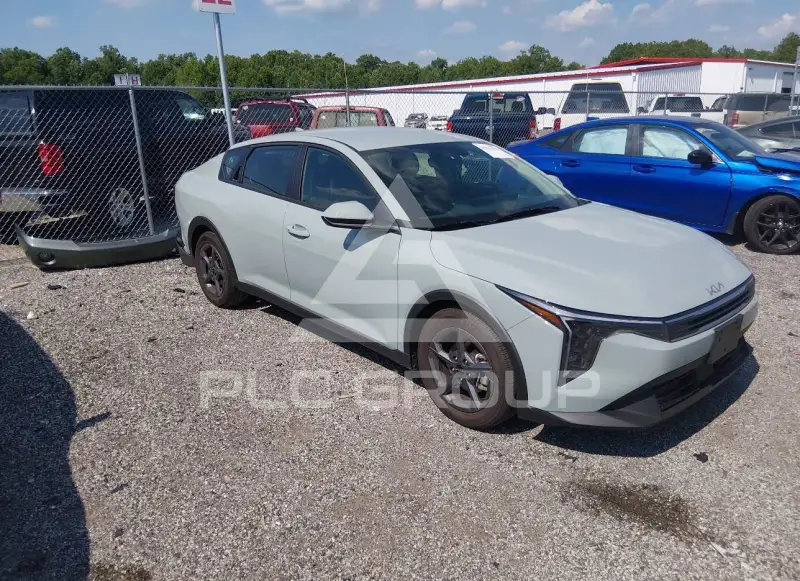 2026 KIA K4 фото