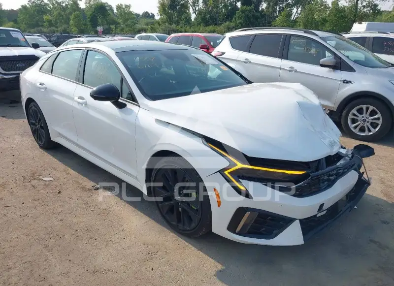 2026 KIA K5 фото