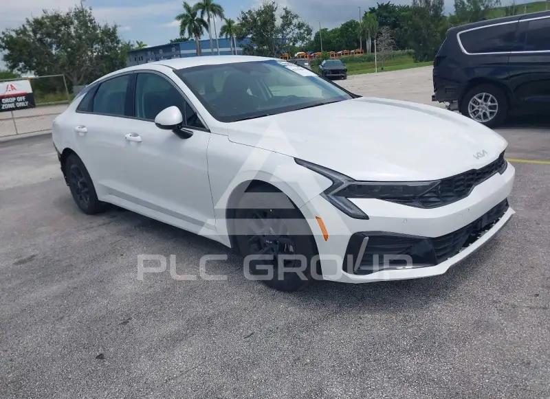 2026 KIA K5 фото