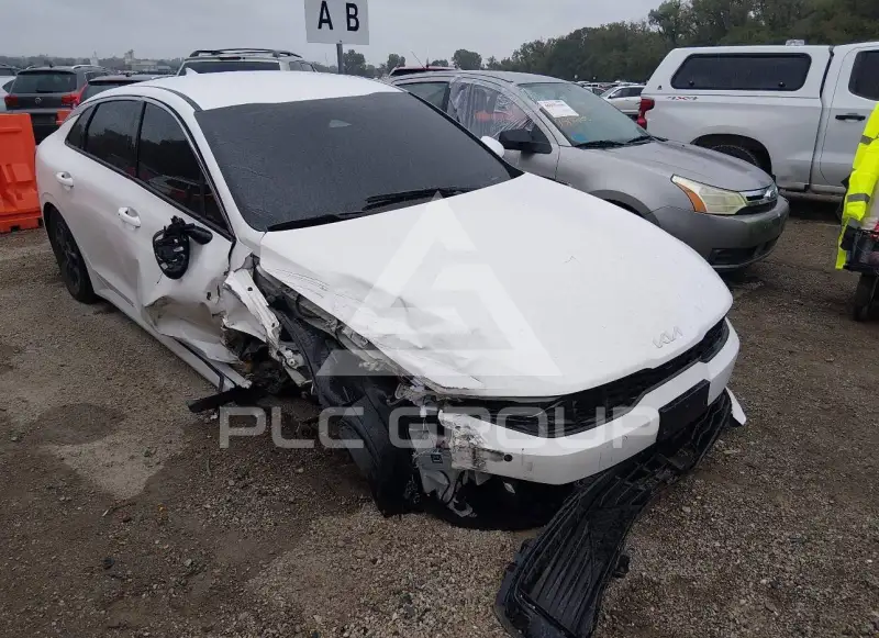 2026 KIA K5 фото