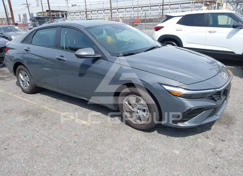 2026 Hyundai Elantra фото