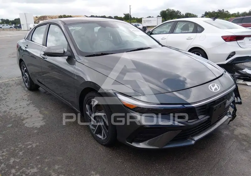 2026 Hyundai Elantra photo