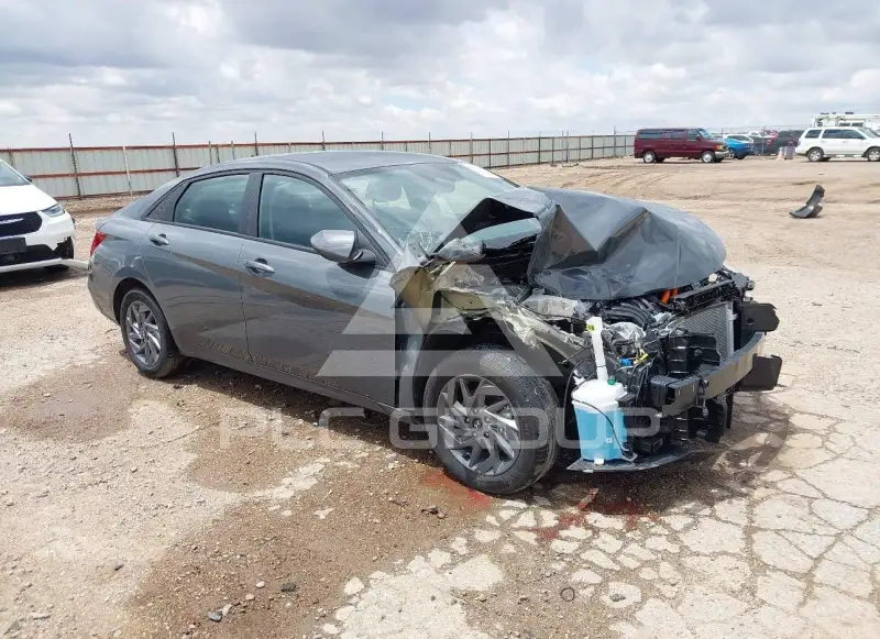 2026 Hyundai Elantra фото