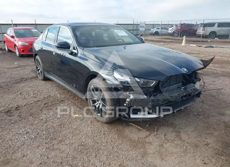 2027 BMW 530 фото