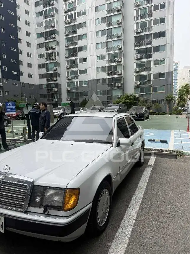 1993 Mercedes Benz E-Class