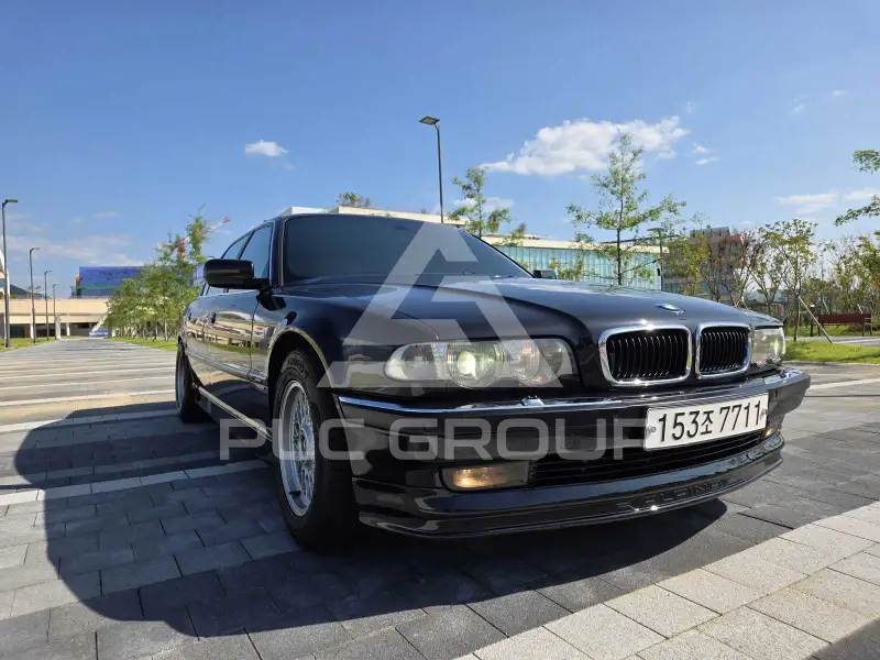 2000 BMW 740