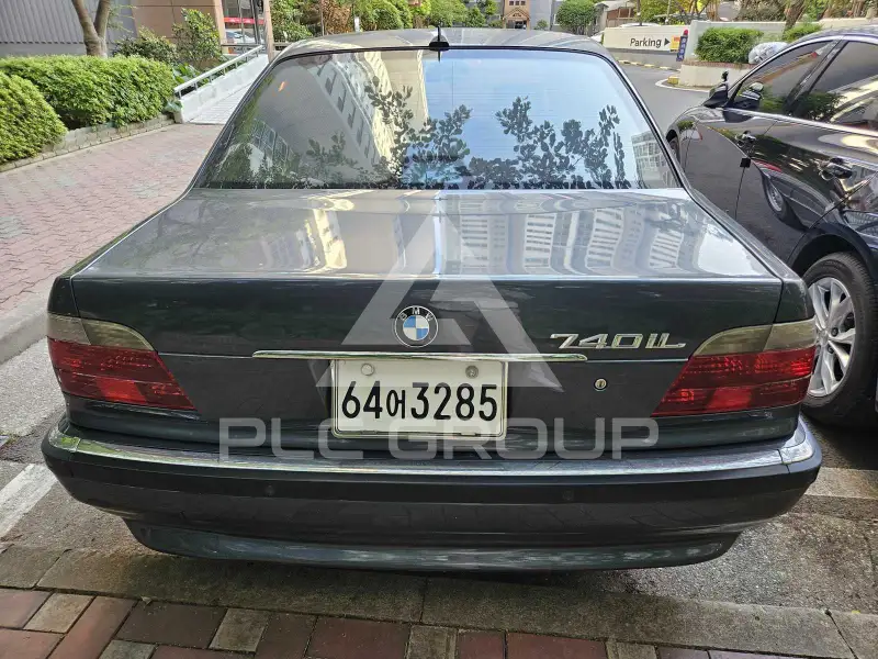 2001 BMW 740