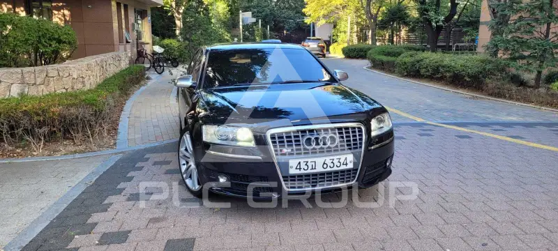 2007 Audi S8