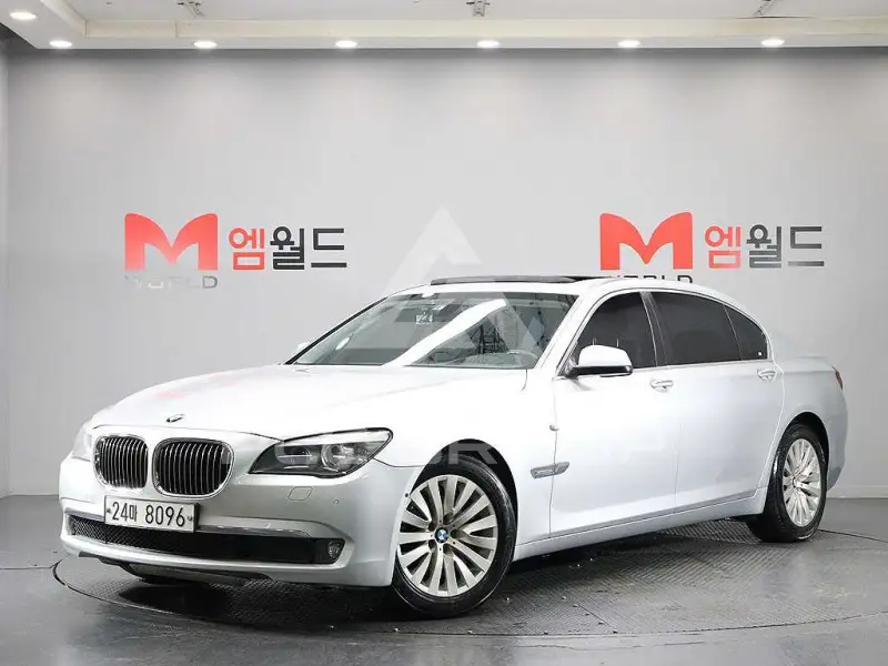 2009 BMW 740