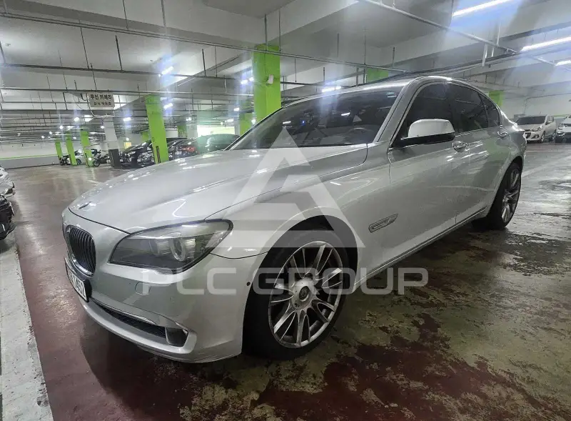 2010 BMW 740