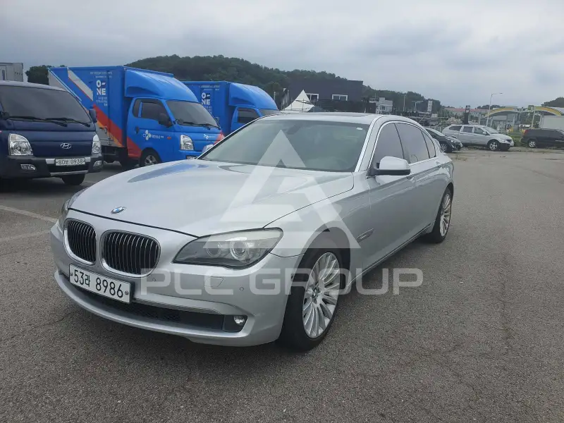 2010 BMW 740
