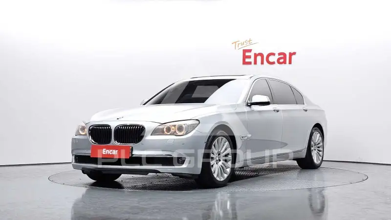 2010 BMW 740