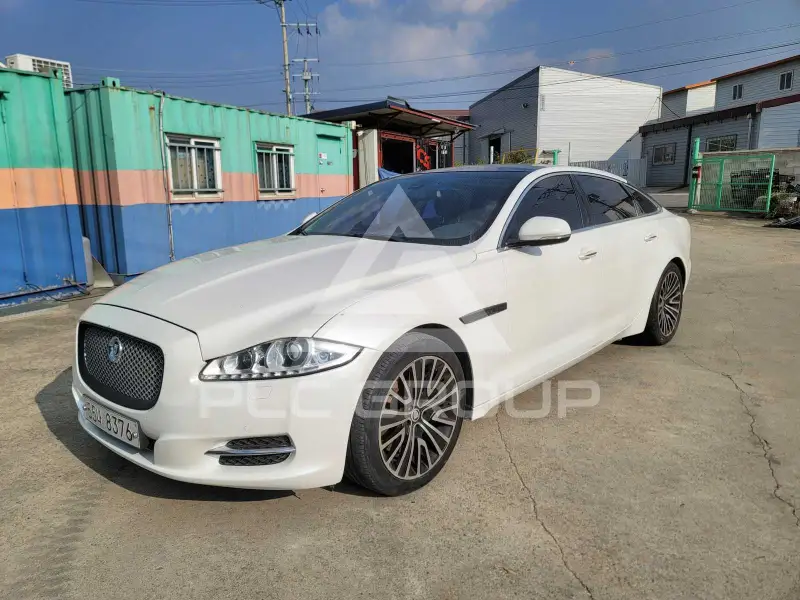 2010 Jaguar XJ