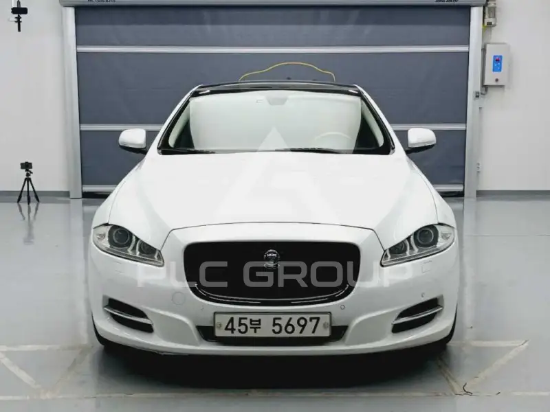 2010 Jaguar XJ