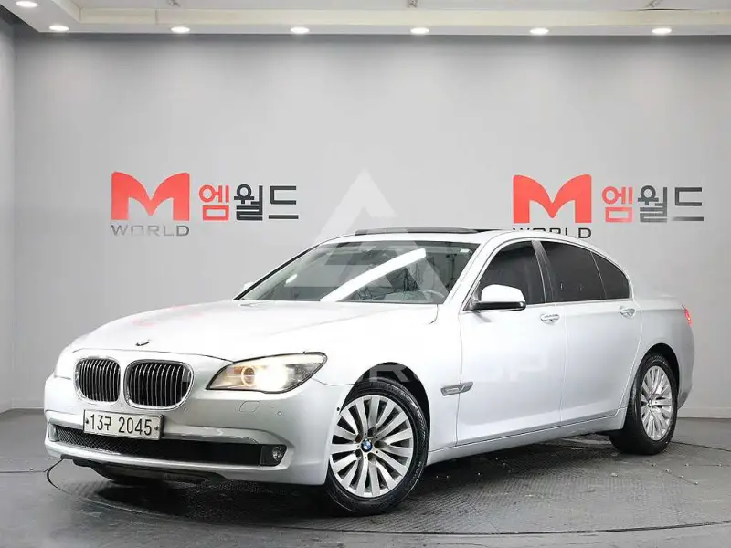 2011 BMW 740