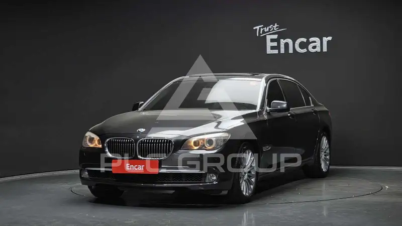 2011 BMW 740