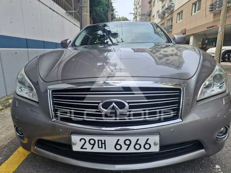 2011 Infinity M30