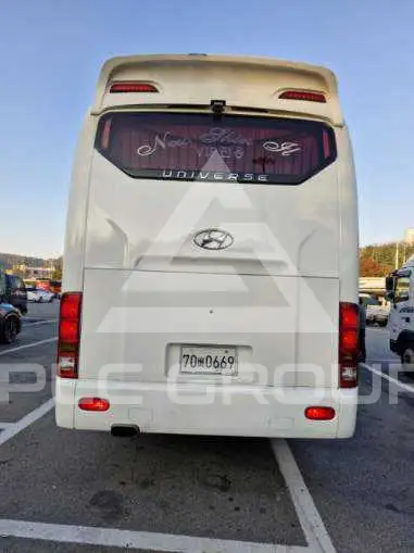 2011 Hyundai Universe