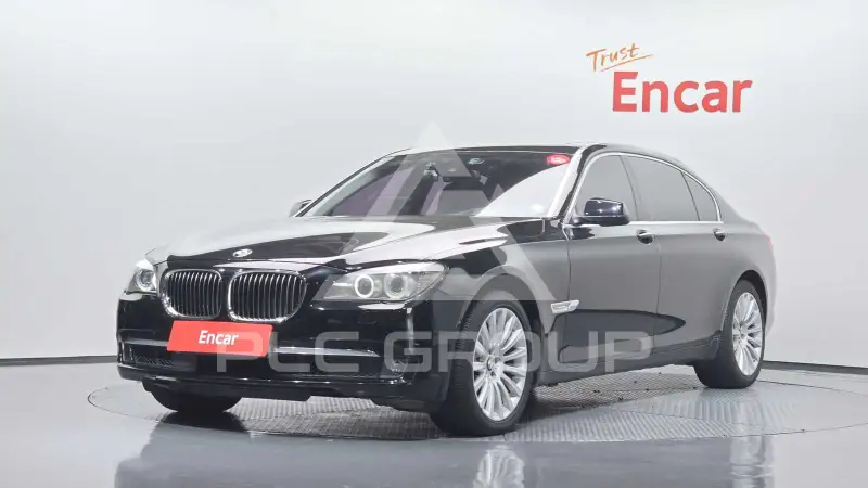 2012 BMW 740