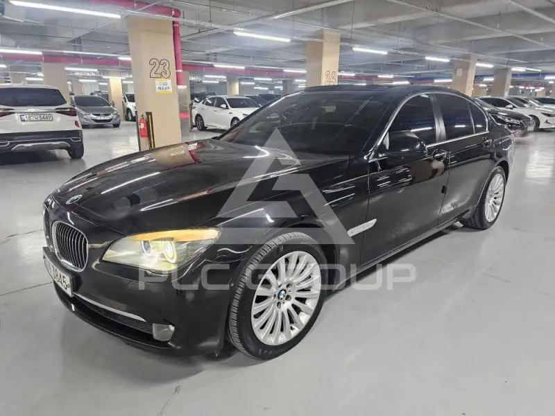 2012 BMW 740