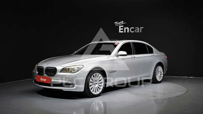 2012 BMW 740
