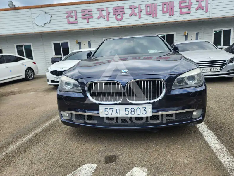 2012 BMW 730
