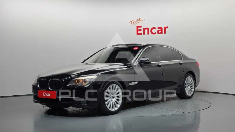 2012 BMW 740