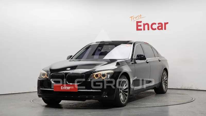 2012 BMW 750