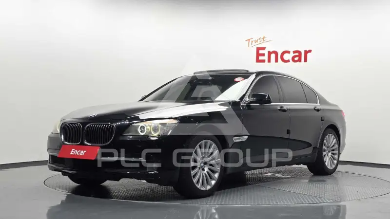 2012 BMW 740
