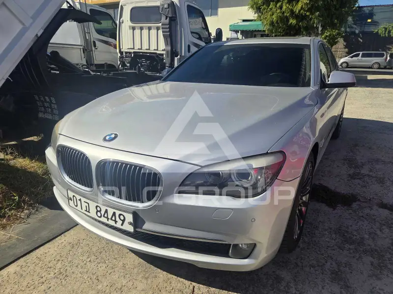 2012 BMW 730