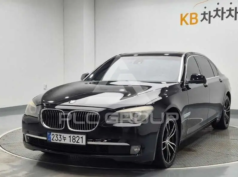 2012 BMW 730
