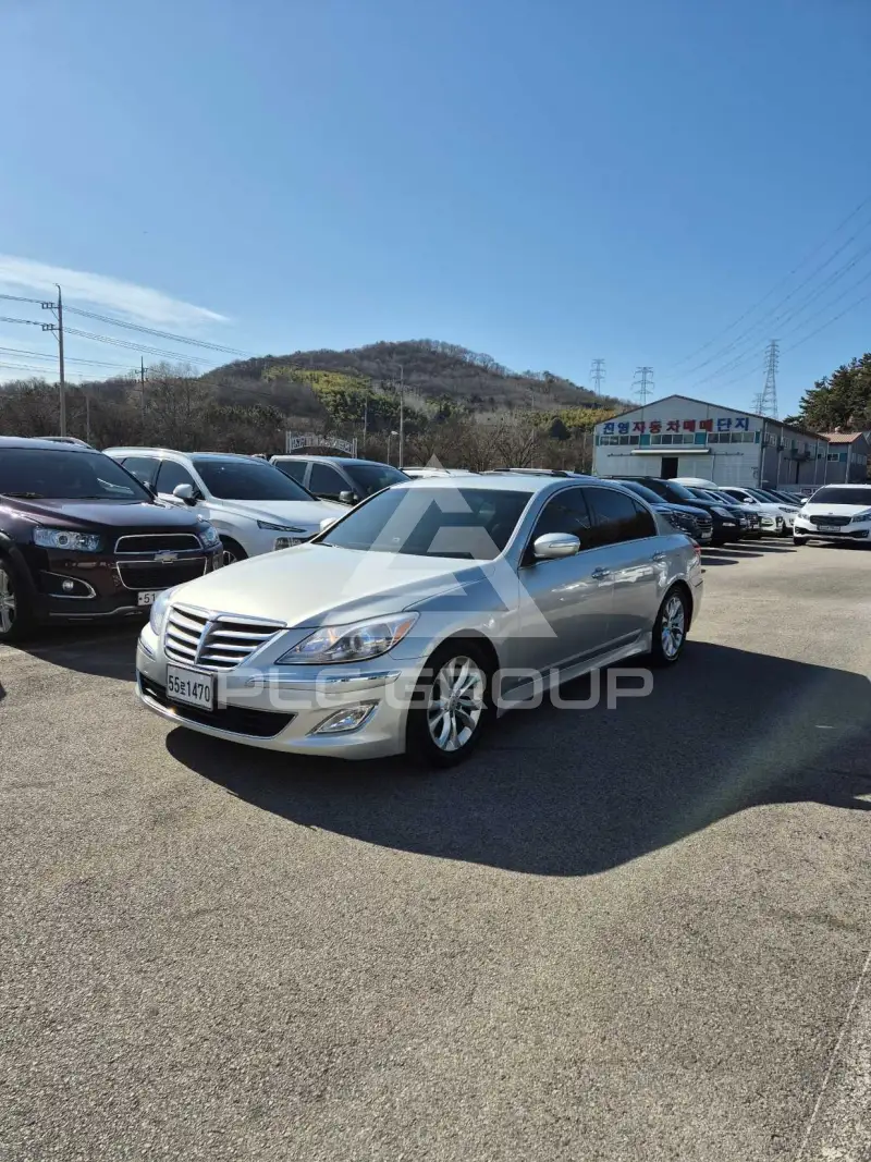 2012 Hyundai Genesis