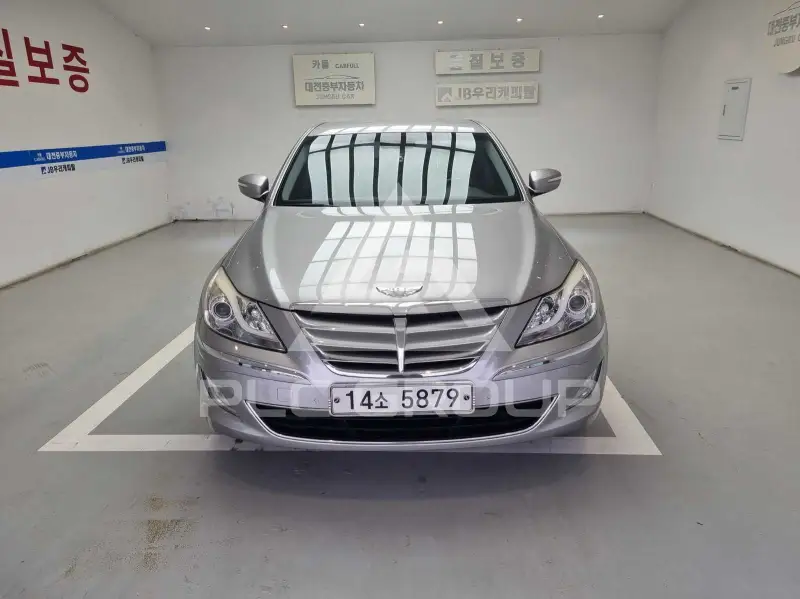 2012 Hyundai Genesis