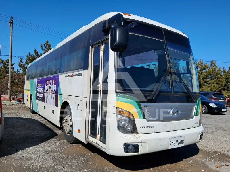 2012 Hyundai Universe